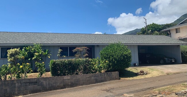 Building Photo - Cozy home in Wailuku Town