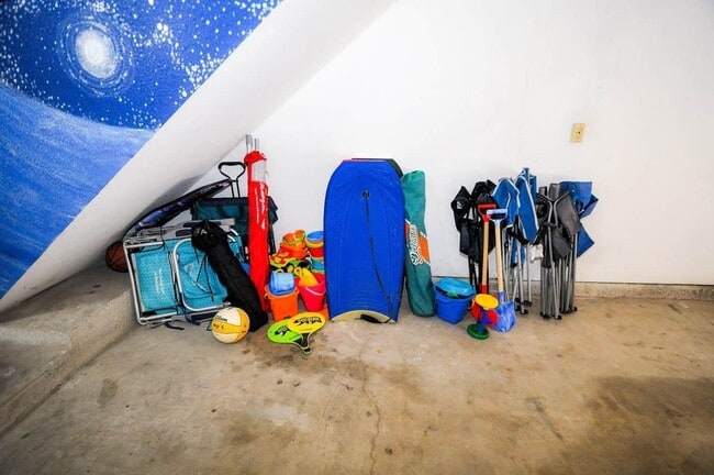 Building Photo - 731 Seacoast Dr