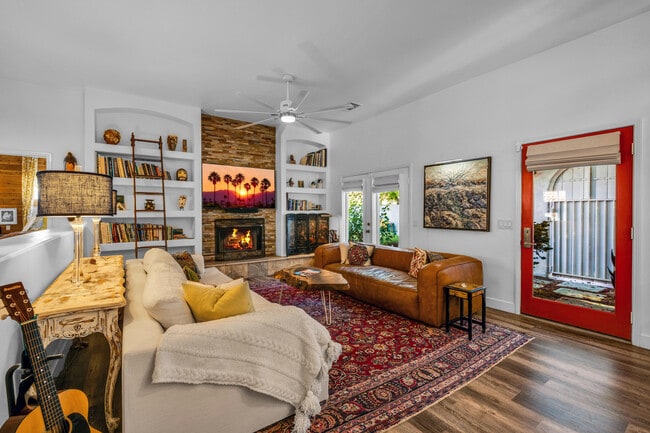 Building Photo - 53980 Avenida Mendoza