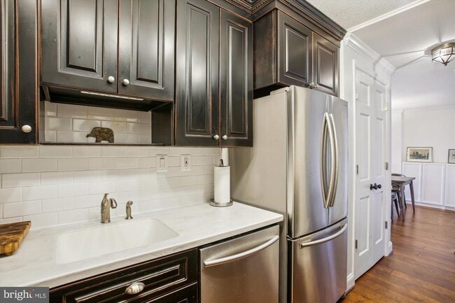 Building Photo - 801 S Pitt St