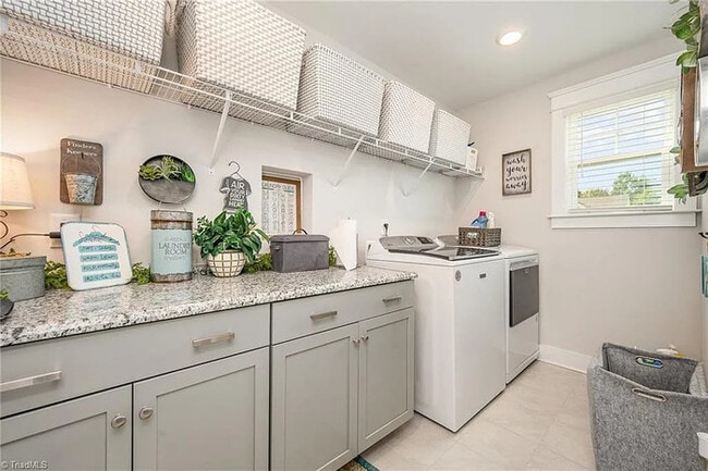 Building Photo - Earn Wealth While Leasing - Like a Homeown...
