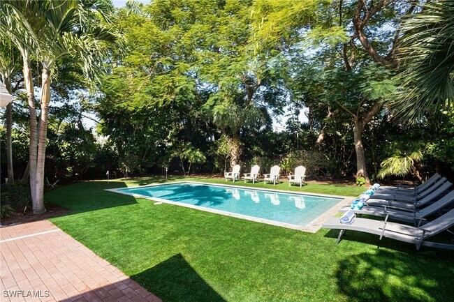 Building Photo - 339 4th Ave N