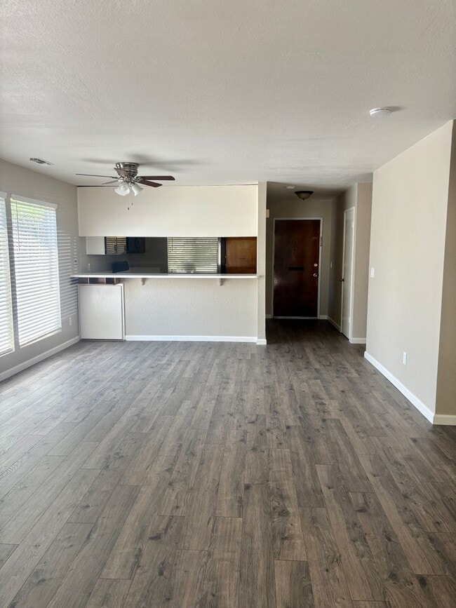 Building Photo - CUTE AS A BUG!  Super private Eldorado Hil...