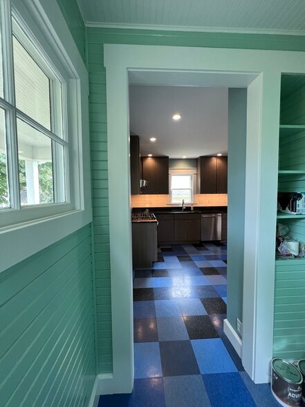 Building Photo - 549 S Lincoln St