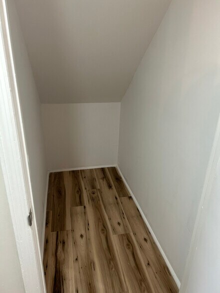 Building Photo - 1034 Hunters Trce
