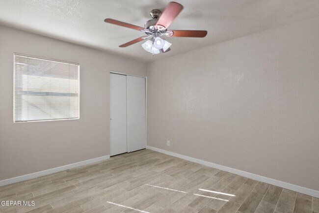 Building Photo - 921 Ash Ln
