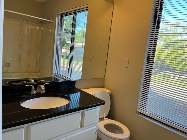 Building Photo - 3660 Walden Dr