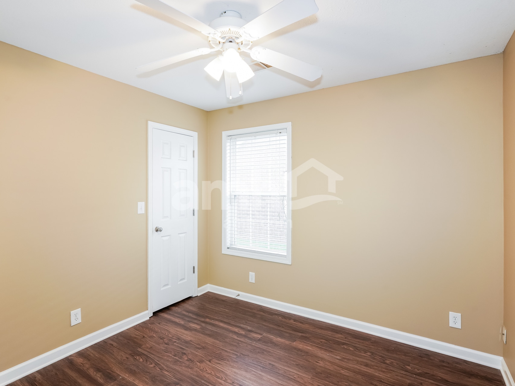 Building Photo - 1004 Hendricks Ct