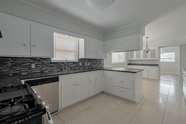 Building Photo - 4115 Mischire Dr