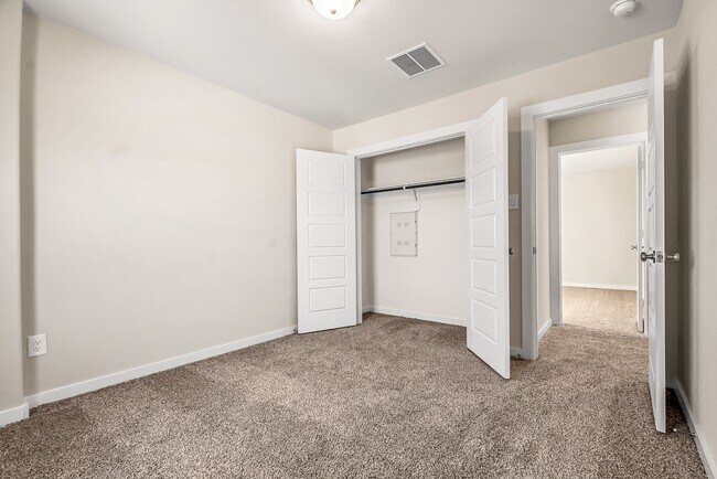 Building Photo - 17925 Canopy Trce Ct