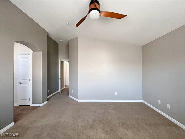 Building Photo - 10144 Sunset Palisades Way