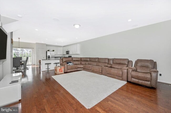 Building Photo - 7780 Dagny Wy