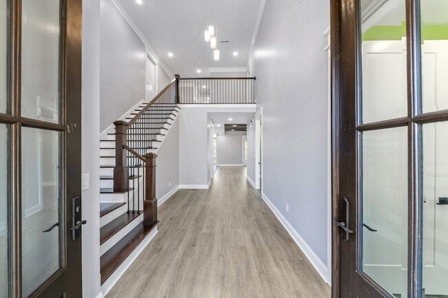 Building Photo - 601 Joyce Ave