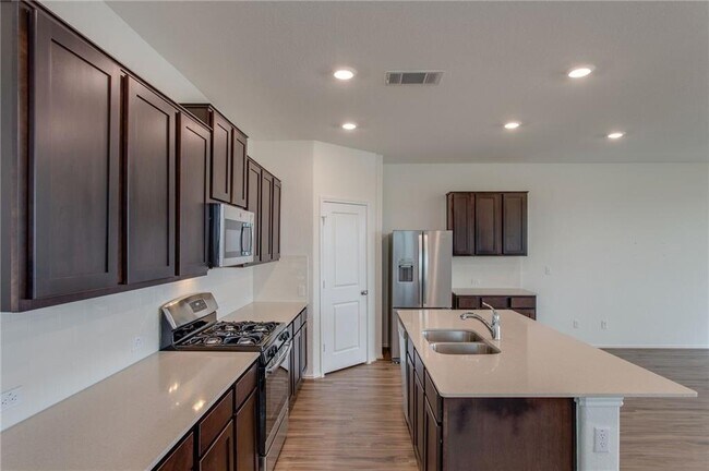 Building Photo - 224 Montauk Loop