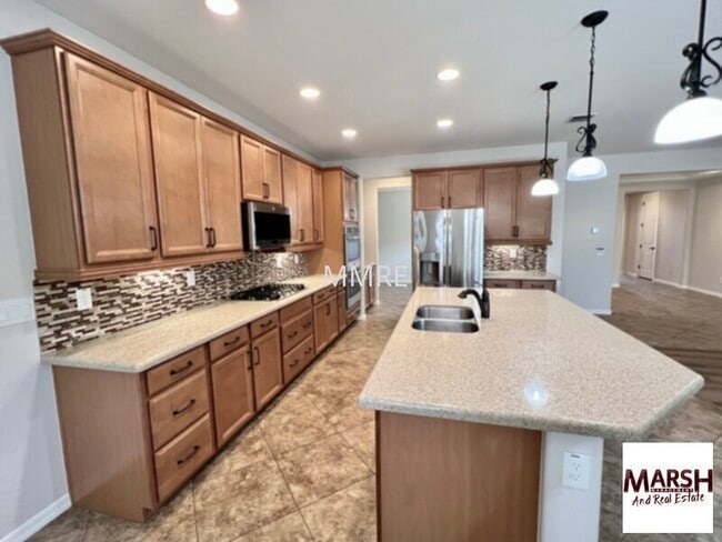 Building Photo - Beautiful 4 bedroom home with so many upgrades in San Tan Valley/Queen Creek area!
