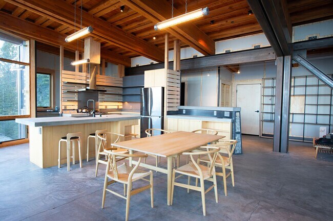 Building Photo - Architectural gem