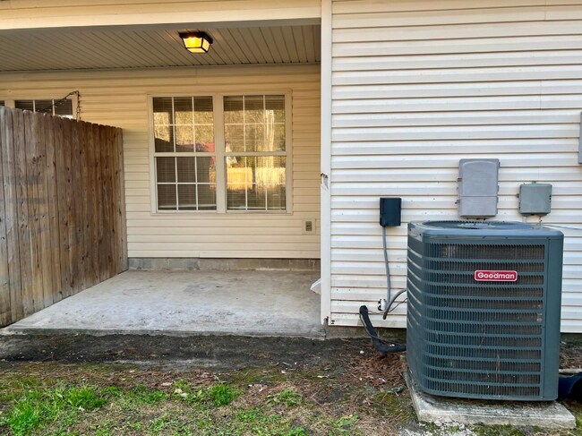 Building Photo - 4062 Cedars Pkwy