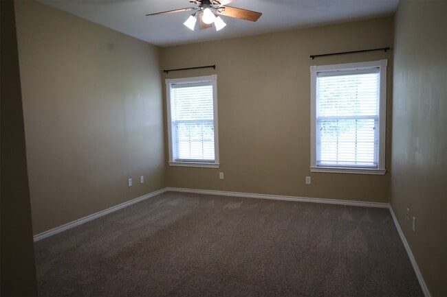 Building Photo - 4414 Woodland Ridge Dr