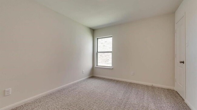 Building Photo - 124 Bandana Cir
