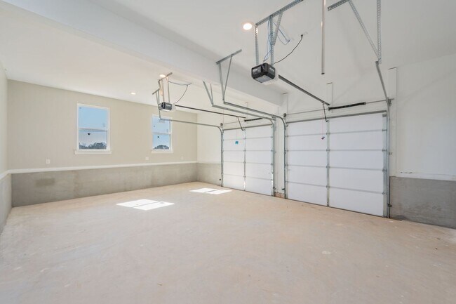 Building Photo - NEW Construction for Rent!!  IDEAL location on the edge of town!