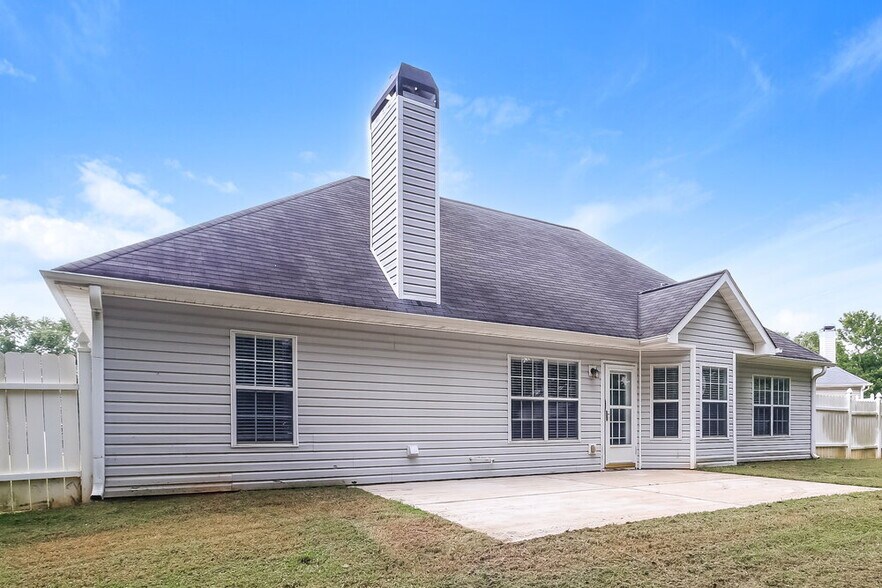 Building Photo - 1303 Vine Cir
