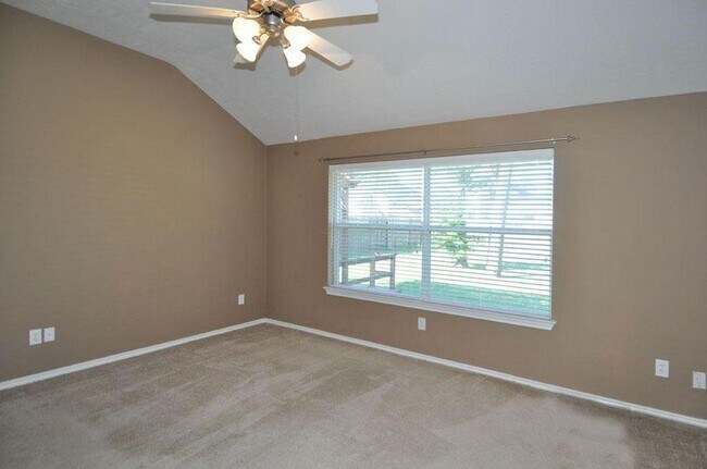 Building Photo - 17603 Sequoia View Ln