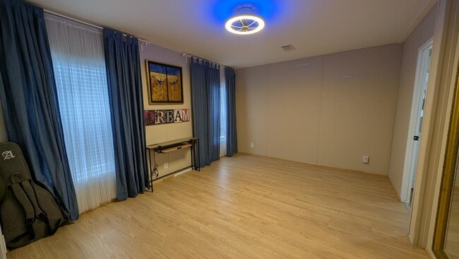 Building Photo - 3023 SW 50th St