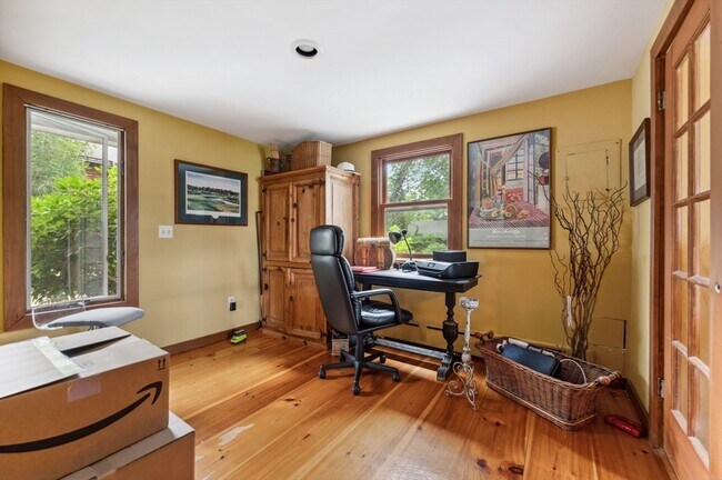 Building Photo - 12 Squam Ln