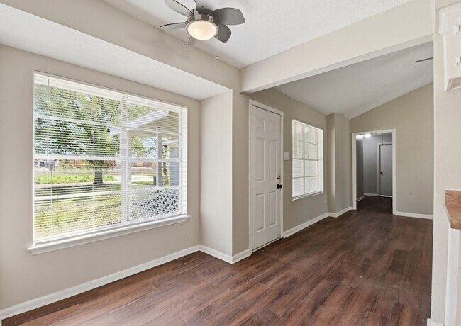 Building Photo - 3120 Royal St