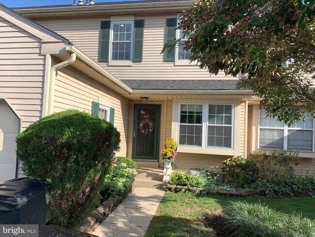 Primary Photo - 647 Palmer Ln