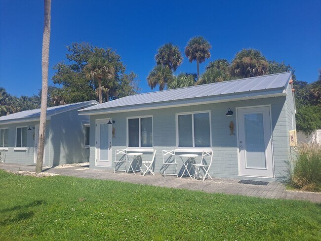 Building Photo - 805 N Dixie Fwy