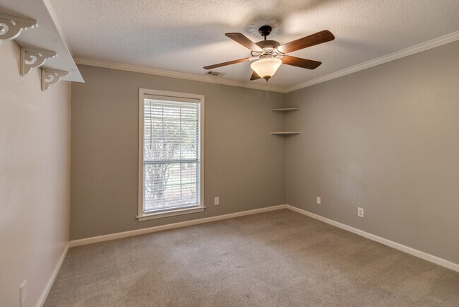 Building Photo - 397 Greenwich Dr