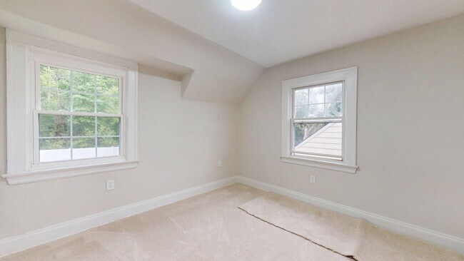 Building Photo - 4955 E 141st St