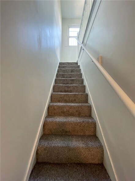 Building Photo - 1367 Montezuma St