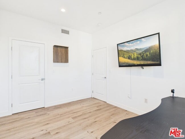 Building Photo - 14525 Killion St