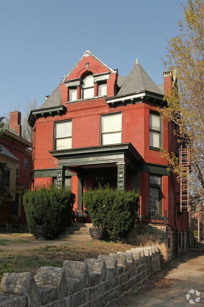 Primary Photo - 1700 S 3rd St