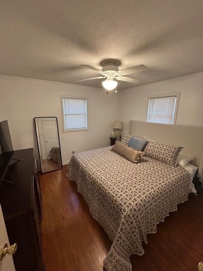 Building Photo - 194 VFW Dr