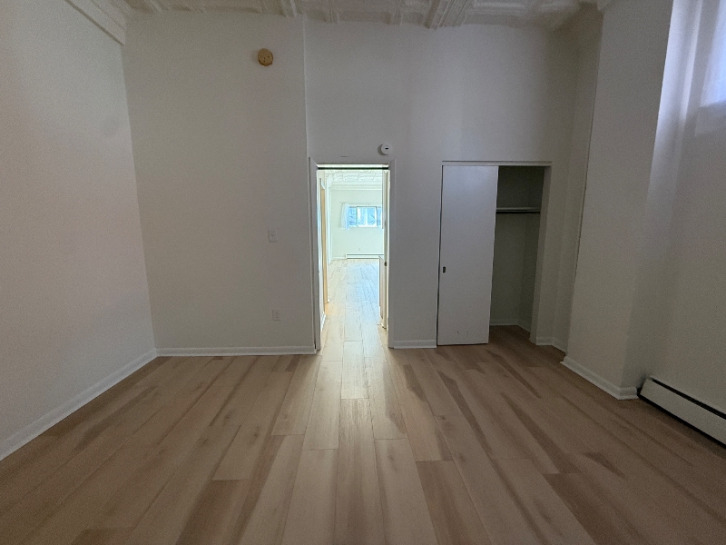 Building Photo - 329 Taylor Ave