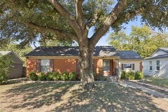 Building Photo - 10433 Cayuga Dr