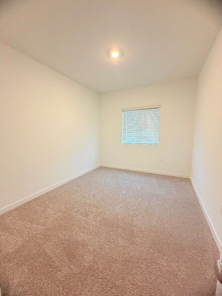 Building Photo - 1486 Sea Holly St