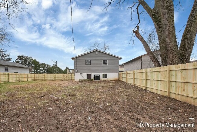 Building Photo - 1814 E Maynard Ave