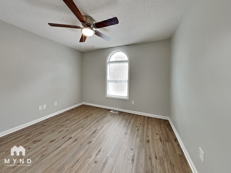 Building Photo - 177 Percheron Dr