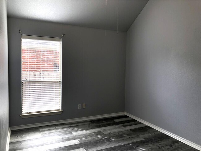 Building Photo - 11617 Glen Knoll Dr