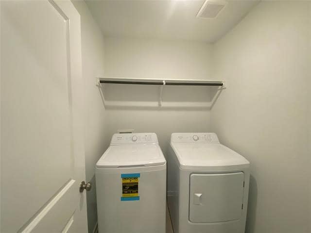 Building Photo - 3825 Camelot St