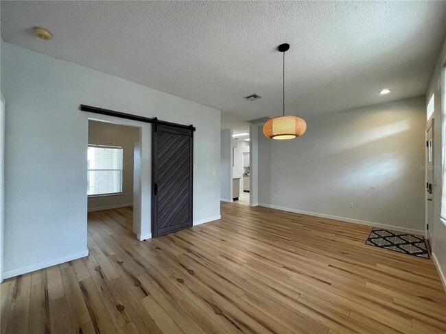 Building Photo - 1333 Flaxwood Ave