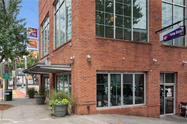 Building Photo - 1058 Piedmont Ave NE