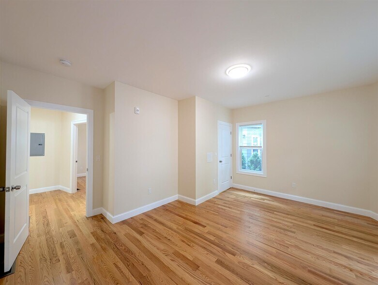 Building Photo - 22 Holyoke Rd