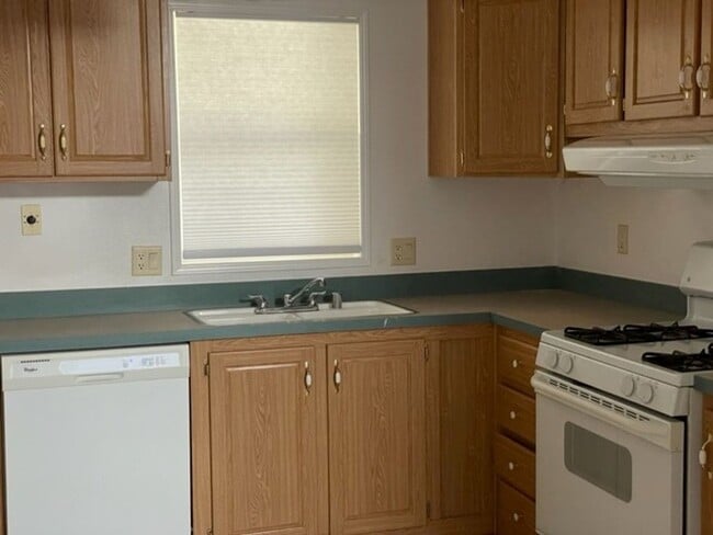 Building Photo - 273 Miriam Way