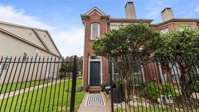 Building Photo - 1417 Anita St