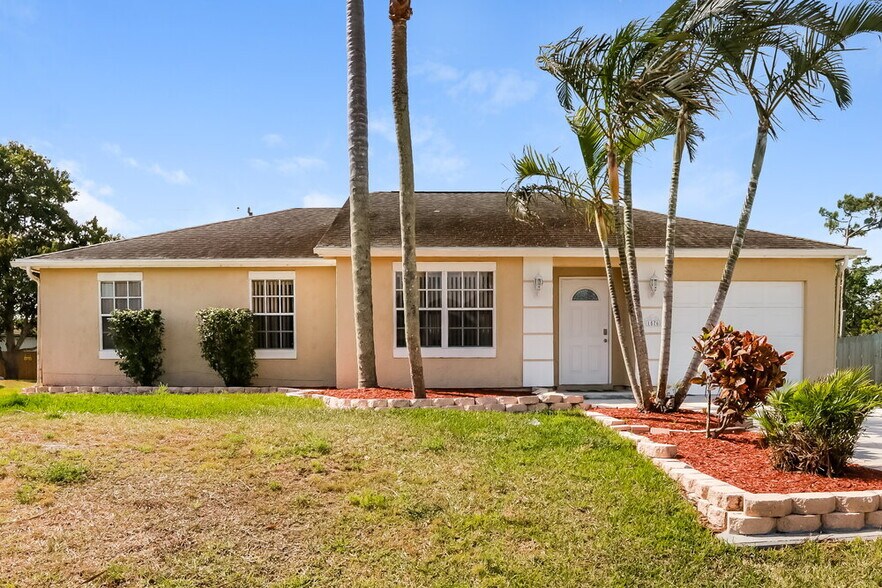 Primary Photo - 1576 SW Pitts Ave